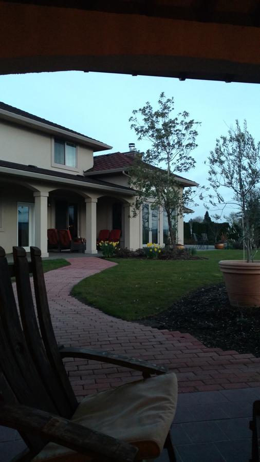 Casale Bed & Breakfast Форест Гроув Екстериор снимка